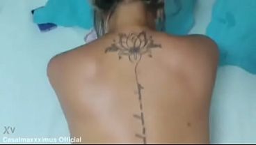 Bunduda gulosa fode com vontade no pau grande do dotado