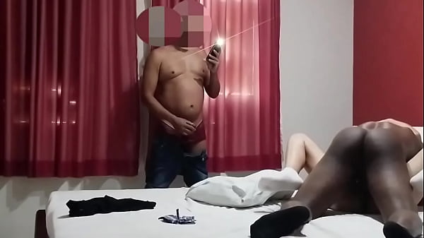 Câmera escondida flagra negão transando com bunduda