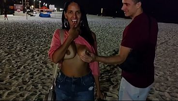 Dei Uma Volta Na Praia E Dei Um Boquete Enquanto O Marido Assistia