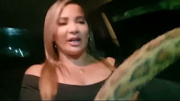 Ela Sabe Dirigir Com Uma Mão No Volante E Outra No Meu Pau