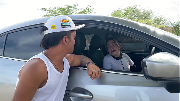 Encontrei um nanico perdido e dei carona com direito a sexo