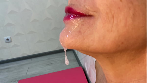 Garganta Profunda Até Gozar Toda A Carga Na Boca Da Madrasta