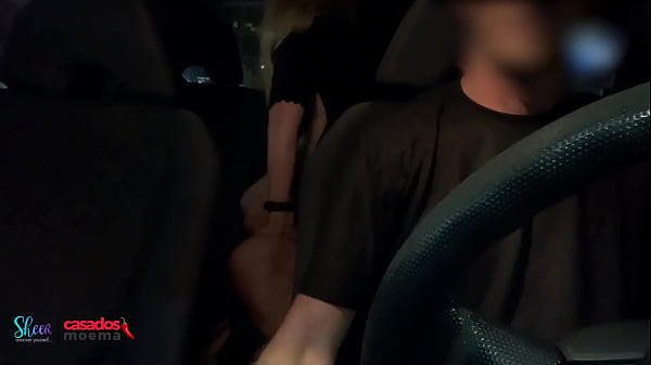 Levei meu marido de uber e dei mole pro amigo na viagem