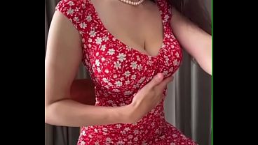 Minha Meia Irmã De Peitos Grandes Usou Um Vestido Lindo