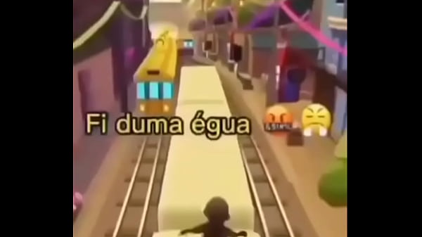 Novinha bunduda chora enquanto cebola faz goela profunda nela