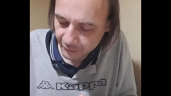Novinha bunduda chupa pau grande após missão sensual