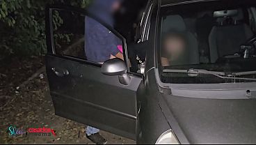 Sra. Moema Faz Dogging Com Três Estranhos Na Rua E Recebe Leite